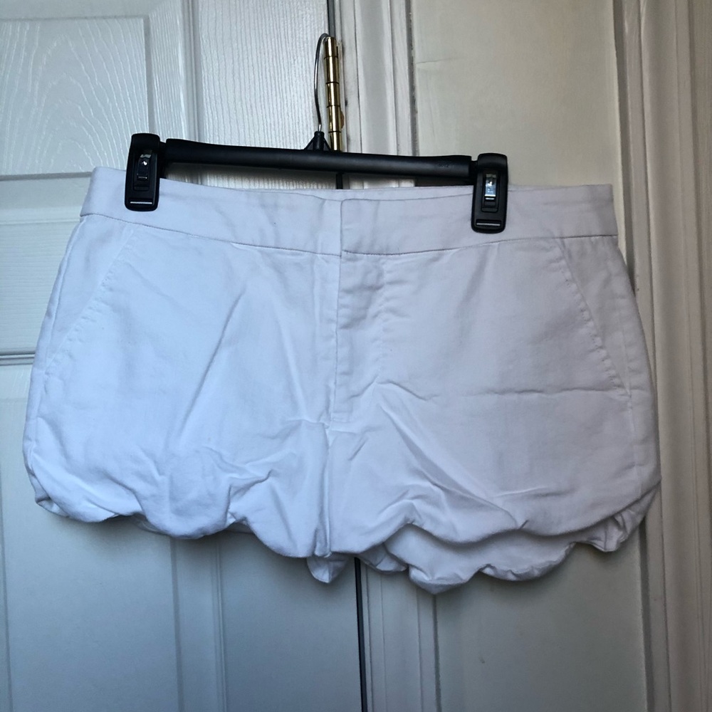 Harper (Francesca’s) White Scalloped Shorts
